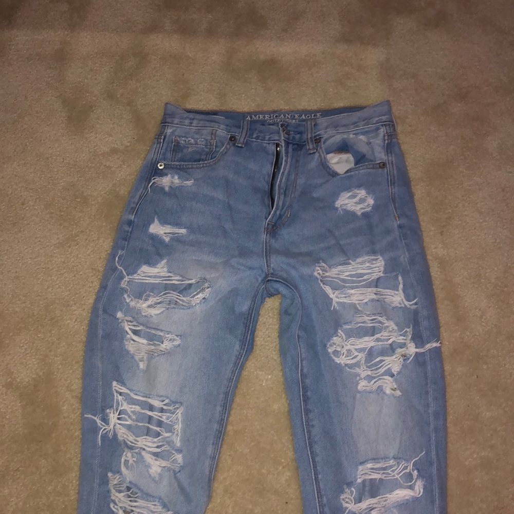American Eagle Ripped Mom jeans